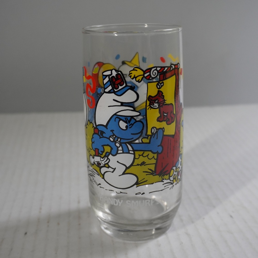 Vintage 1983 Peyo Smurfs Handy Smurf‎ Glass Wallace Berrie Collectible